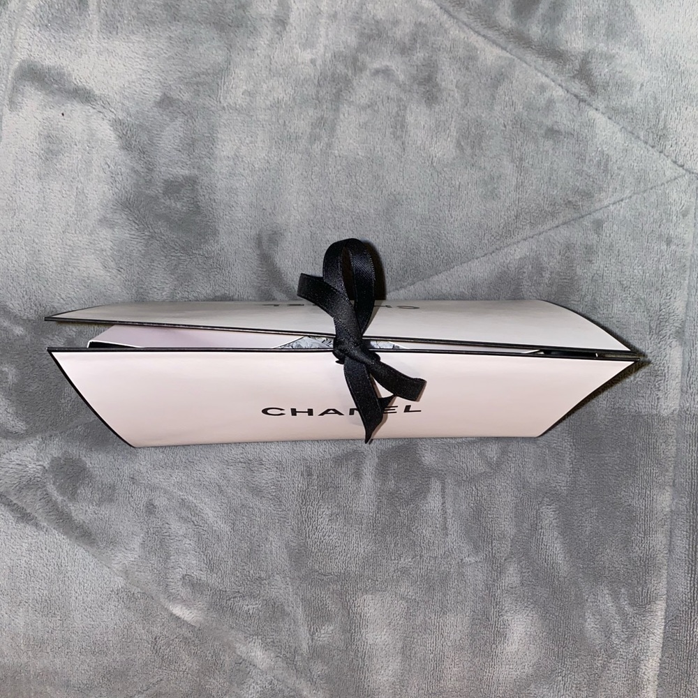 Chanel packaging - Picture 2 of 2